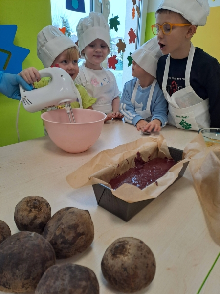 Czy zdrowe odżywianie może być ..... słodką zabawą? ABc gotowania i ciasto z BURAKA!!!