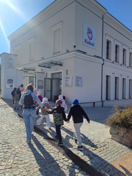 Spektakl teatralny w Teatrze Lalki i Aktora Kubuś w Kielcach i warsztaty teatralne